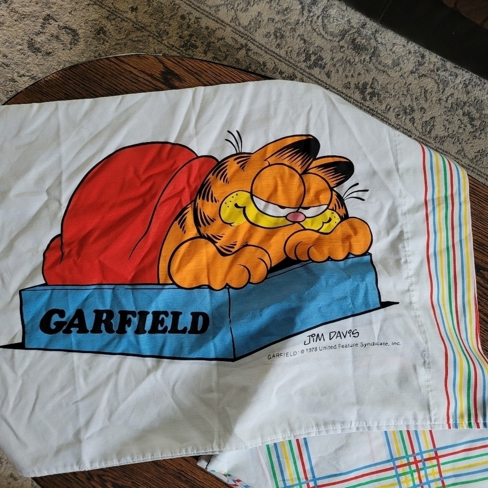 Vintage Garfield 1978 Twin Flat Sheet and Two Pillow Case Sham set - Picture 4 of 6